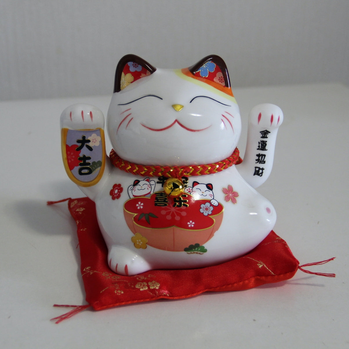 14cm 5.5 inches Ceramic Maneki Neko Lucky Cat auto waving hand with battery call fortune and good luck