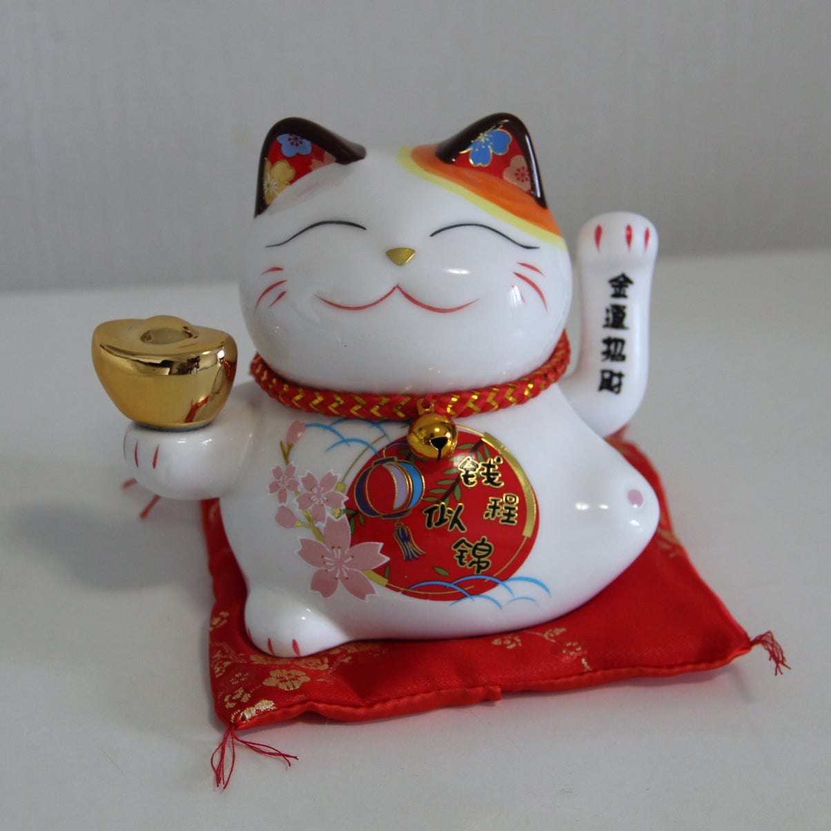 14cm 5.5 inches Ceramic Maneki Neko Lucky Cat auto waving hand with battery call fortune and good luck