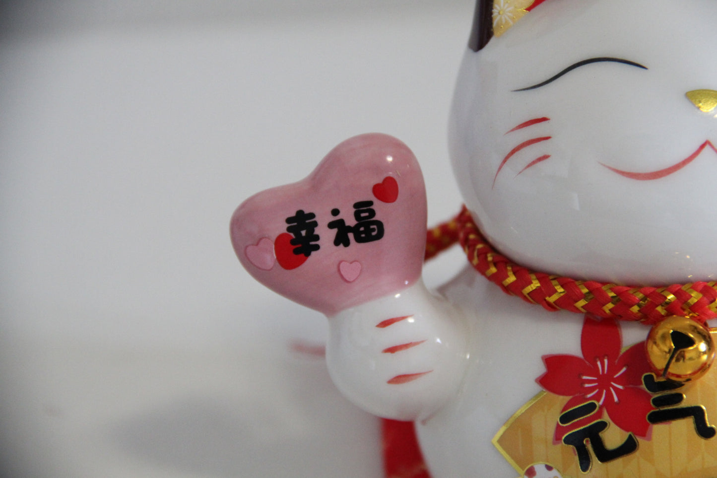14cm 5.5 inches Ceramic Maneki Neko Lucky Cat auto waving hand with battery call fortune and good luck
