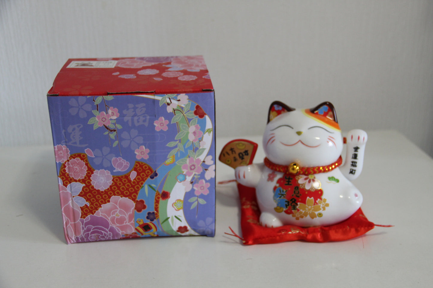 14cm 5.5 inches Ceramic Maneki Neko Lucky Cat auto waving hand with battery call fortune and good luck