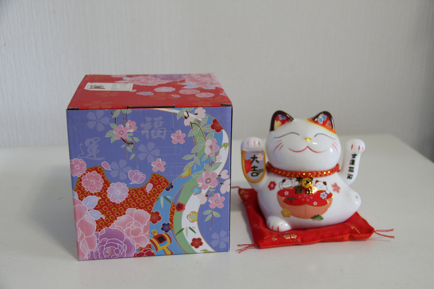 14cm 5.5 inches Ceramic Maneki Neko Lucky Cat auto waving hand with battery call fortune and good luck