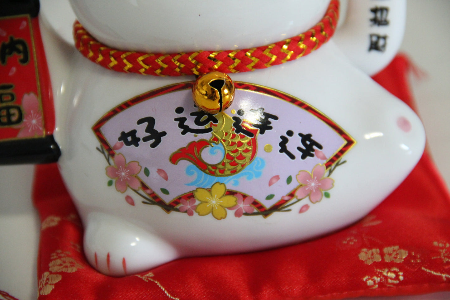 14cm 5.5 inches Ceramic Maneki Neko Lucky Cat auto waving hand with battery call fortune and good luck
