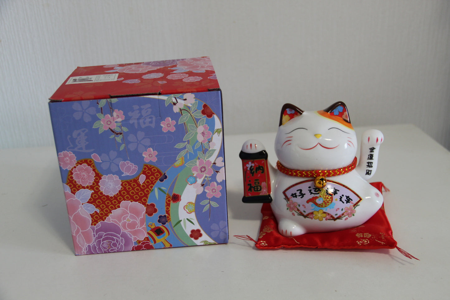 14cm 5.5 inches Ceramic Maneki Neko Lucky Cat auto waving hand with battery call fortune and good luck