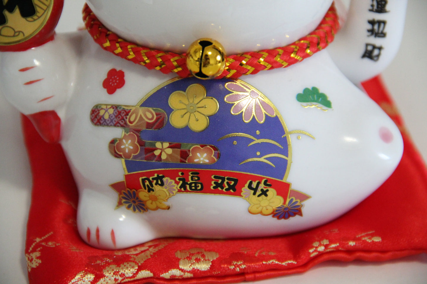 14cm 5.5 inches Ceramic Maneki Neko Lucky Cat auto waving hand with battery call fortune and good luck