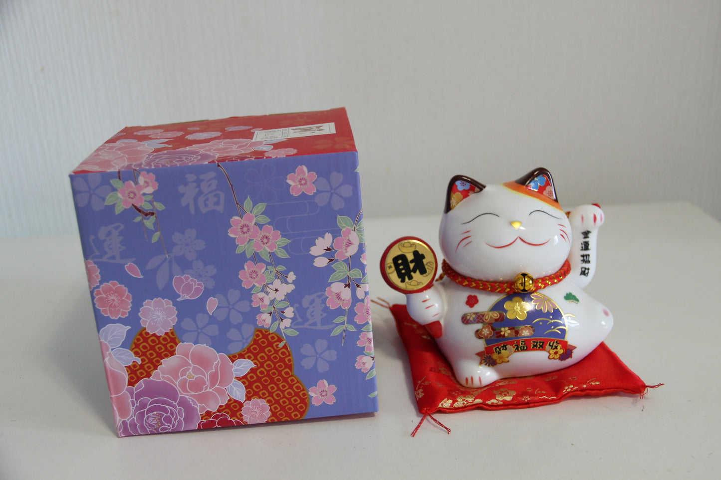 14cm 5.5 inches Ceramic Maneki Neko Lucky Cat auto waving hand with battery call fortune and good luck